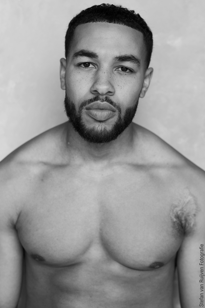 The Portfolio Studio, Fit Body, Muscle, Abs, gespierd, model, malemodel, Stefan van Ruijven Fotografie, Shoot, Photoshoot, Portfolio, Portfolio maken, inschrijven bij modellenbureau, inschrijven bij een castingbureau, model worden, mannelijk model worden