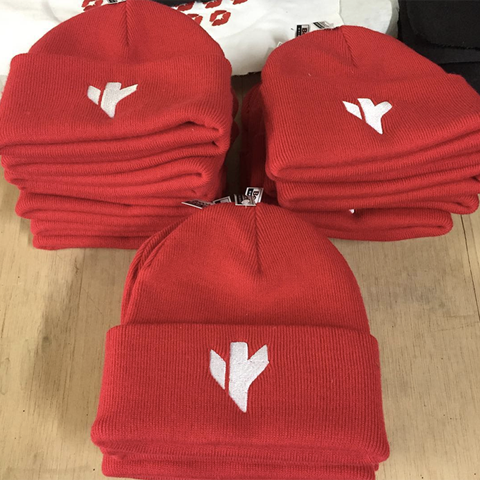 Broderie bonnet à Paris