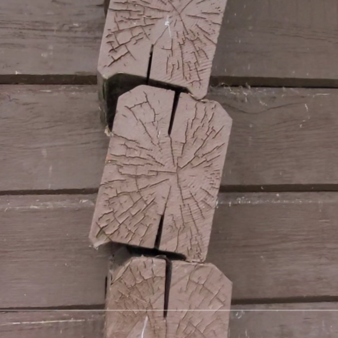 Gartenhäuser - Die Wände günstiger Blockhausimitate enthalten wenig Holz, sind instabil und rissanfällig