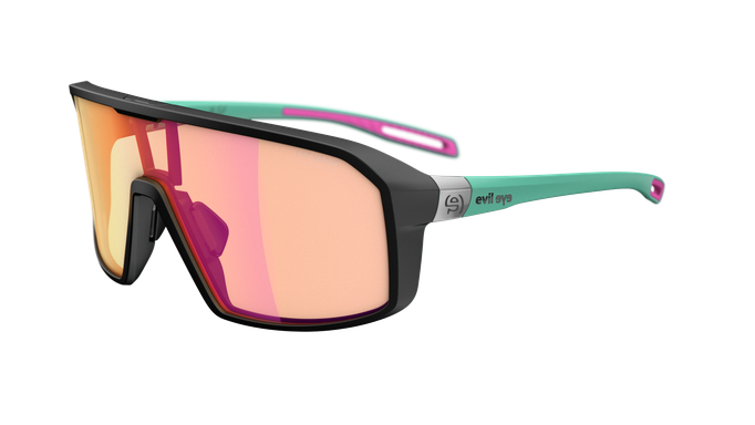 roadsense – ein Mix aus mattem Schwarz, kräftigem Pink und Türkis – in Kombination mit dem Vario-Filter LST® bright VARiO purple mirror ©evil eye