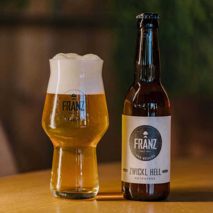 Das FRANZ. Zwickl hell ist ein naturtrübes Zwicklbier.