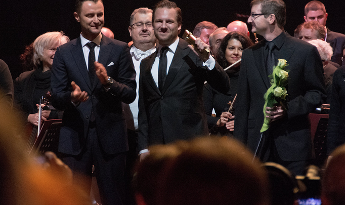 Receiving the FMF Young Talent Award - Festival Director Robert Piaskowski & Legendary Score Producer Robert Townson - Matthijs Kieboom