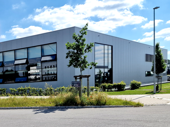 Projekt J, Ortsteil, Tätigkeit, BJ