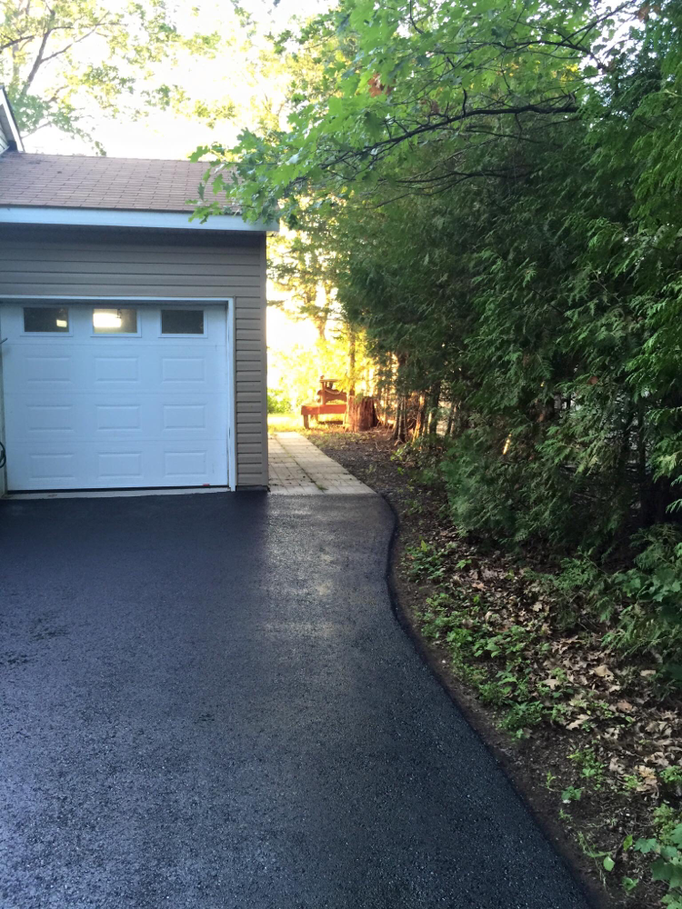 residential driveway sealing Richmond Ontario