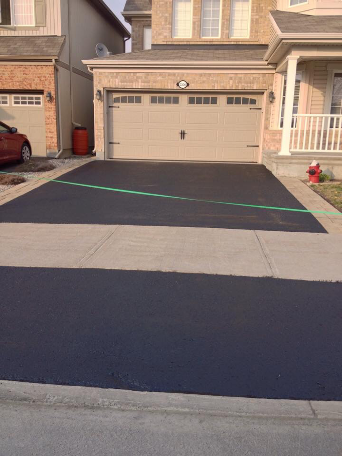 driveway sealing Manotick smooth oil-based finish