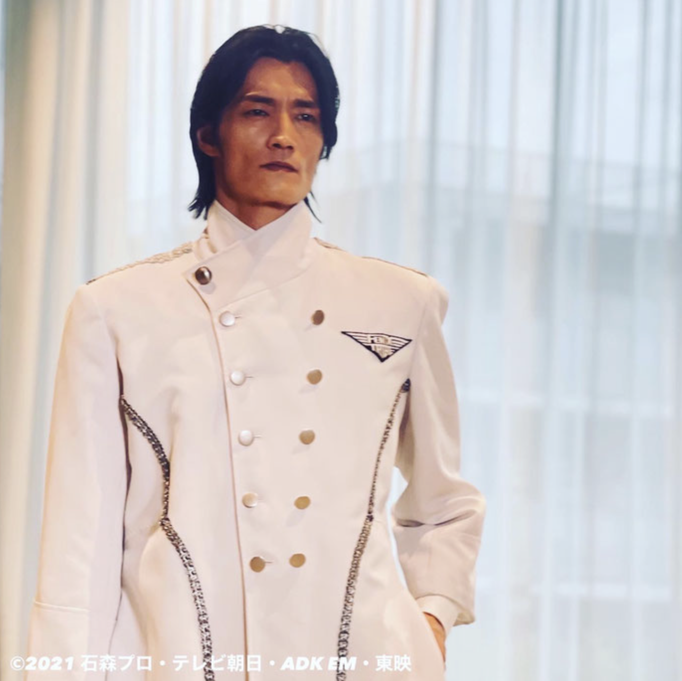 仮面ライダー生誕50周年記念作品 「仮面ライダーリバイス」 若林優次郎 役 出演しております。