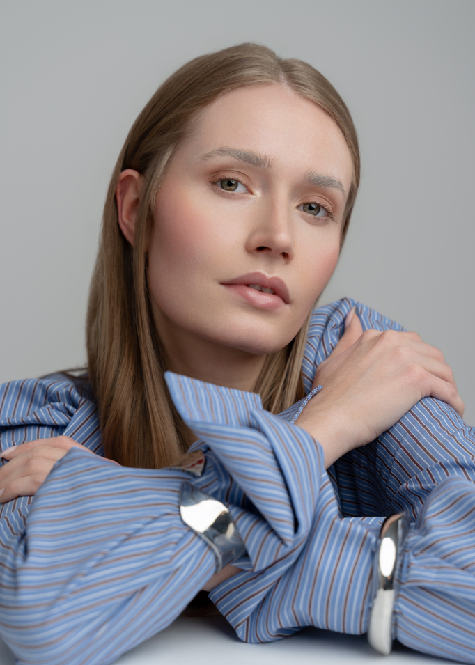 Hair & Make-up Artist für Editorial Fashion Shooting – professionelles Beauty Make-up und Hairstyling
