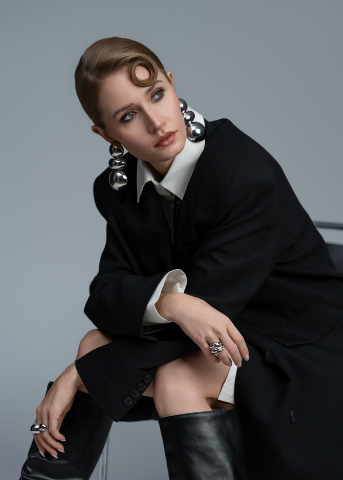 Hair & Make-up Artist für Editorial Fashion Shooting – professionelles Beauty Make-up und Hairstyling