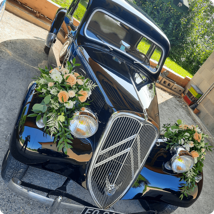 Ros'Arum_mariage_décoration florale voiture traction_romatique et champêtre_fleuriste mariage_rumilly