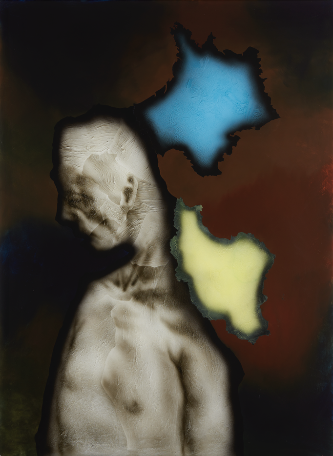 Figure avec cartes II (France Iran), huile, acrylique sous plexiglas, 112 x 85 cm, N° 12/2019.