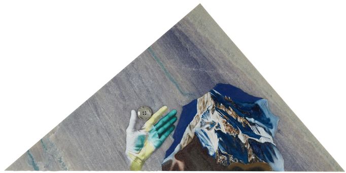 Montagne avec main, huile sur Macauba azul, 26 x 52,5 cm, 2020, N°8/2020.