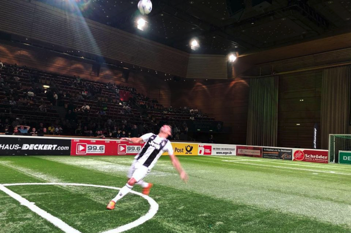 Fussball Freestyler Saki live Show