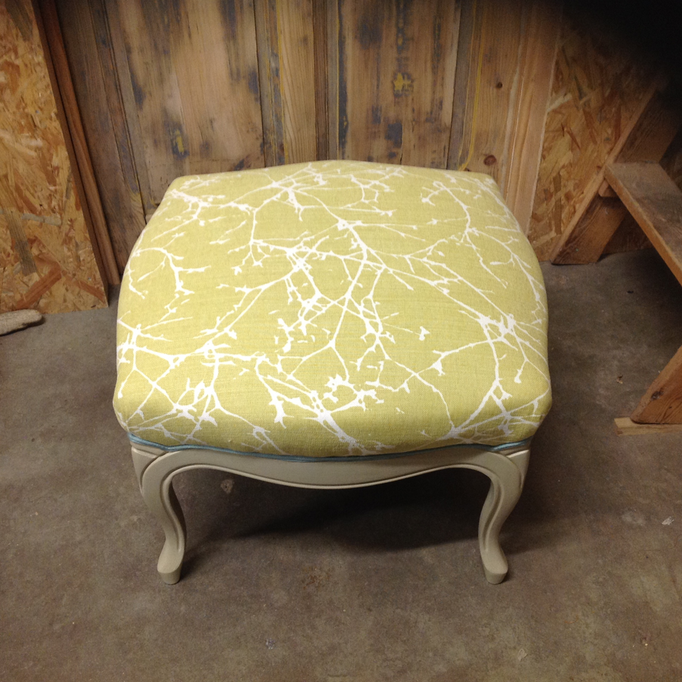 Pouf tissu motif végétal