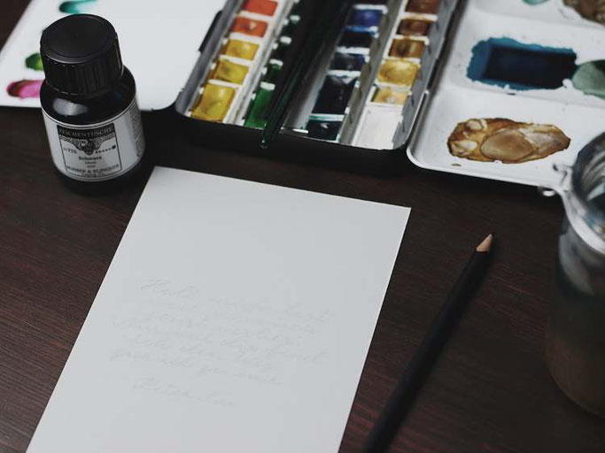 Letter Lovers vierneuntel: Anleitung Zitat mit Aquarell Hintergrund - 1. vorschreiben