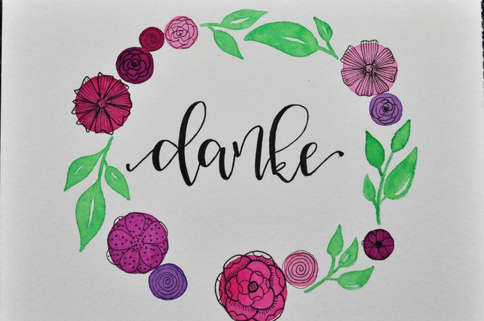Danke - Handlettering mit Blumenkranz von all_that_letters für die Letter Lovers