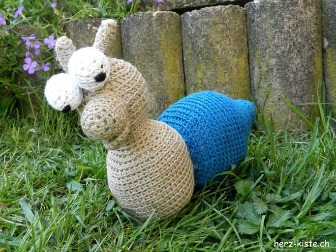 Schnecke Amigurumi als Musikdose - ein einzigartiges und tolles DIY Geschenk zur Geburt