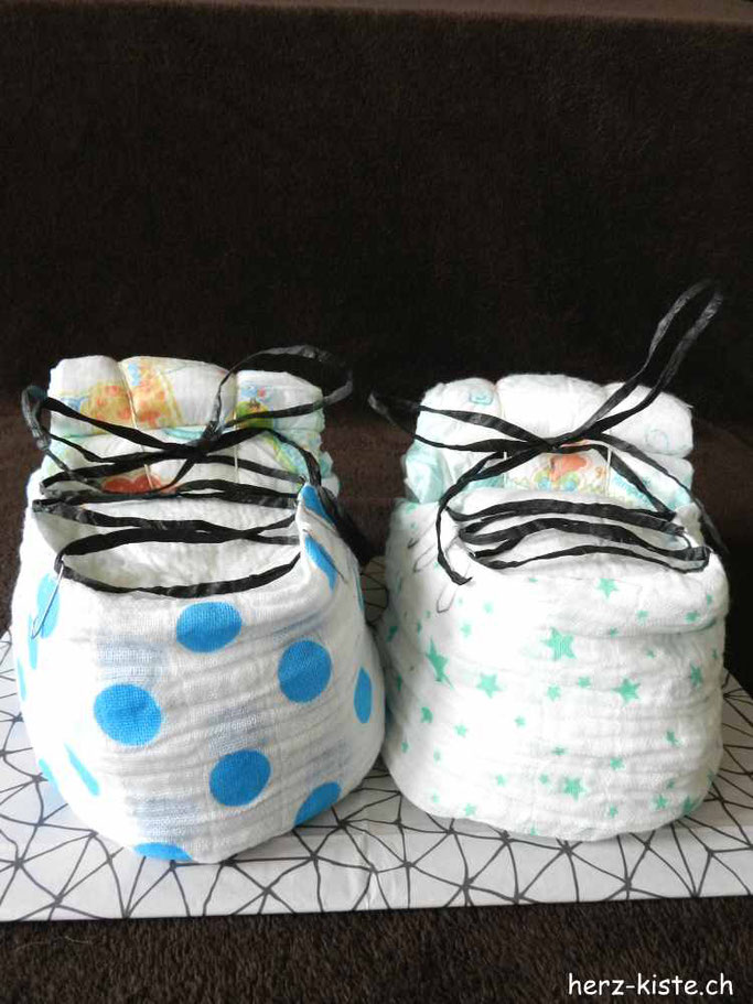 Geburtsgeschenk für Zwillinge: Windelschuhe