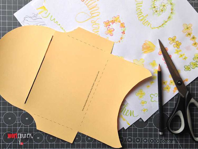 Letter Lovers Wortspuren: Anleitung Umschlag aus Schmierpapier - mit Gratis Vorlage