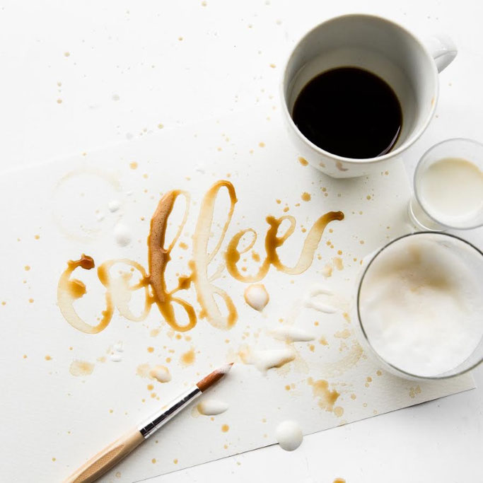 Letter Lovers photo.aloha: Handlettering coffee mit Kaffee