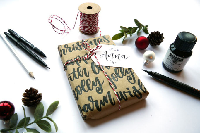 DIY Lettering Anleitung: Wie du mit einfachen Mitteln deine Geschenke hübsch verpacken kannst - mit Handlettering (Lettering_by_mj für die Letter Lovers)