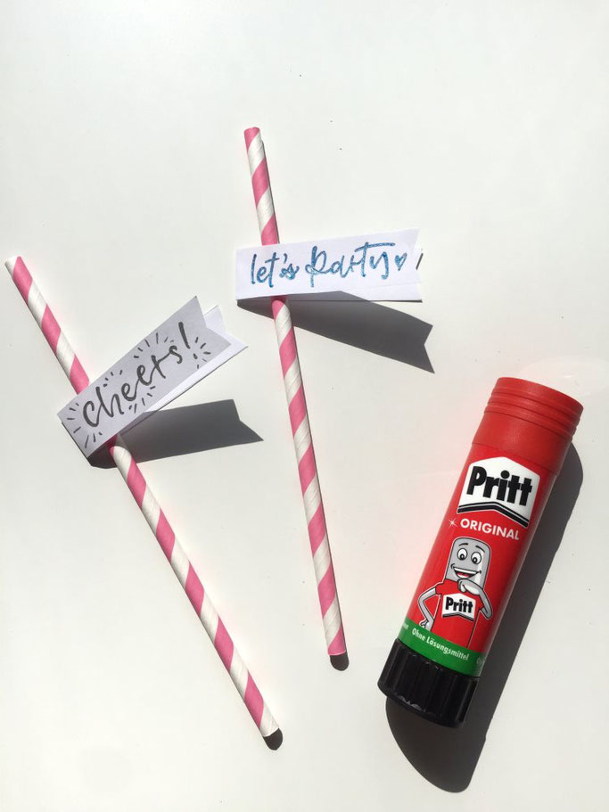 DIY Anleitung wie du ganz einfach deinen Strohhalm selber verzieren und dekorieren kannst mit Lettering - Letter Lovers somelovelyletters