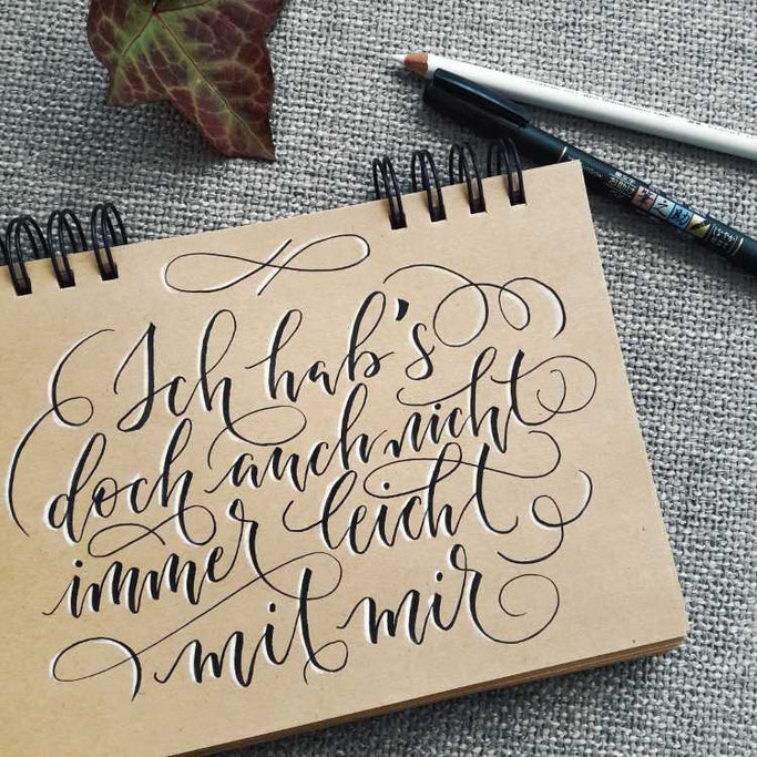 Letter Lovers buntgepinselt: Handlettering: Ich habs doch auch nicht immer leicht mit mir