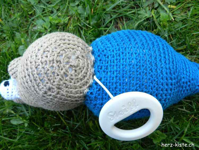 DIY Amigurumi Musikdose häkeln - mit Druckknöpfen befestigen damit das Amigurumi gewaschen werden kann