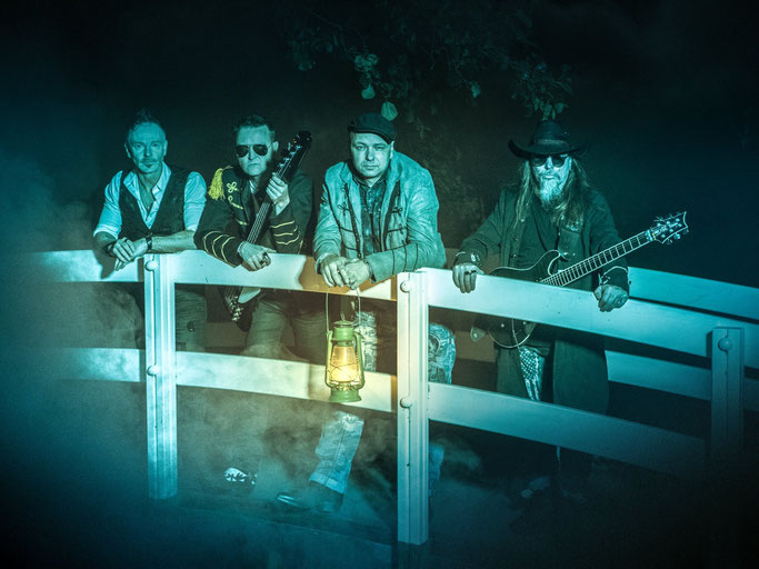Hard Rock, Freak Show, Hootenanny Freaks, debut album, Rockers And Other Animals, Rock News, Rock Magazine, Rock Webzine