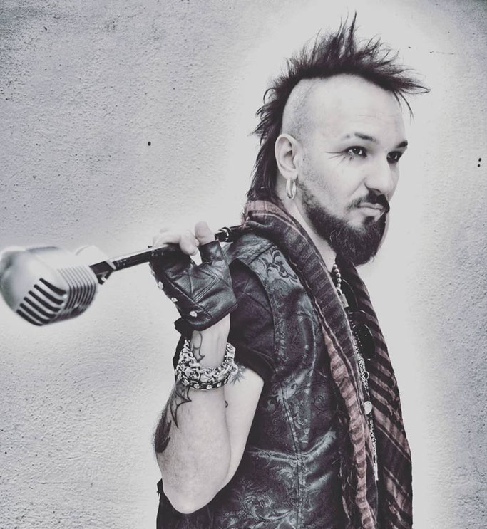 Tracy Grave, Valeria Campagnale, Gav Jackson, Sleazy Rock Entertainment, Rockers And Other Animals, Rock News, Rock Magazine, Rock Webzine, rock news, sleaze rock, glam rock, hair metal