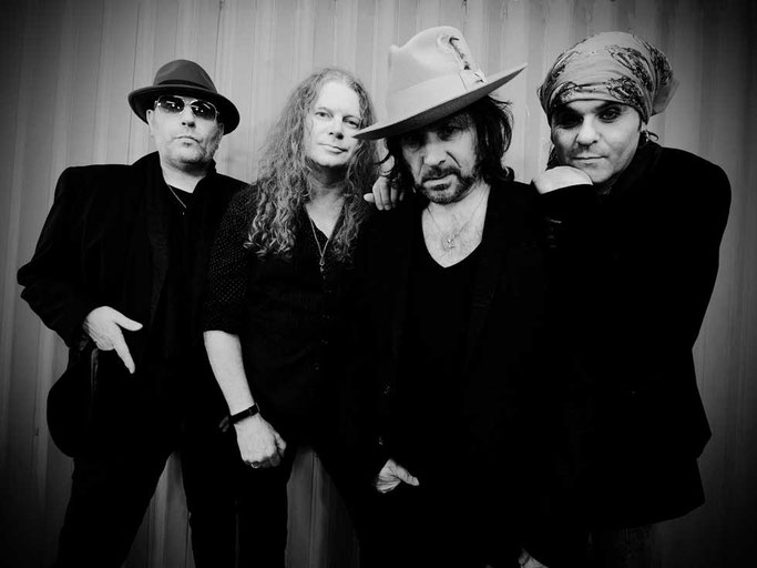 Bam Ross, Dogs D’Amour, Drummer, The Quireboys, US, Australian, Legs of World Tour, rockers and other animals