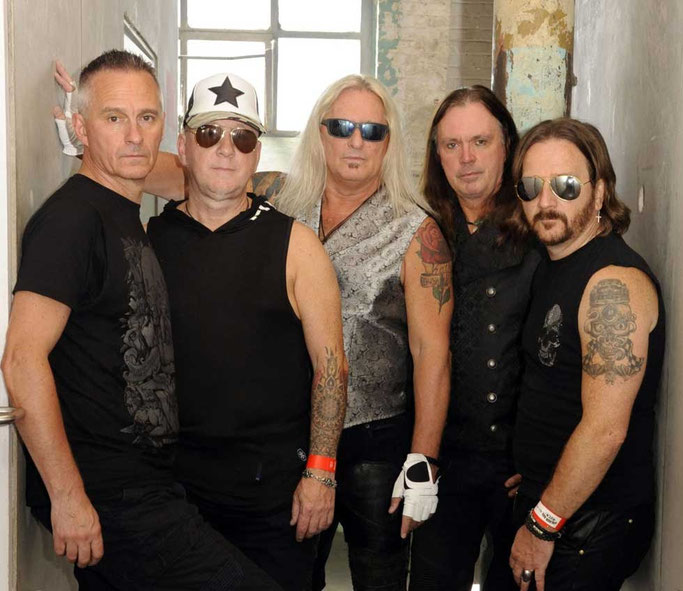HEAVY PETTIN, New EP , 4 Play, Valentines Day, rockers and other animals, news