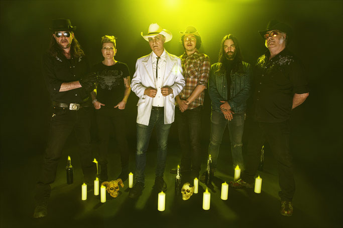 WHITE COWBELL OKLAHOMA New Music Video 'Harder Come, Harder Fall' + Tour Dates (EU), News Rockers And Other Animals, Rock News, NWOBHM, Rock Magazine, Rock Webzine, rock news, sleaze rock, glam rock, hair metal