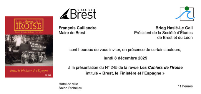 Accès par le hall d'honneur depuis la place de la Liberté.