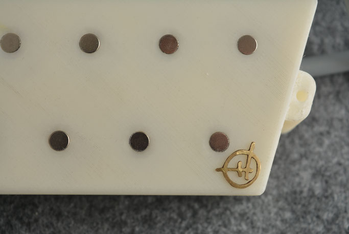 10 coil 1 Humbucker Per String version with Brass  Logo