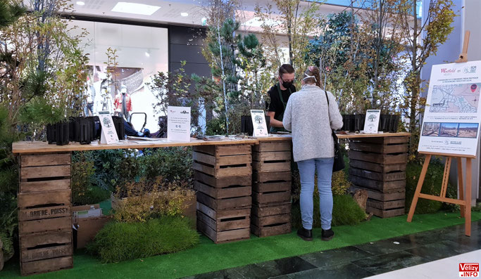 Stand de la Fondation ONF - Agir pour la forêt - au centre commercial Westfield Vélizy 2.