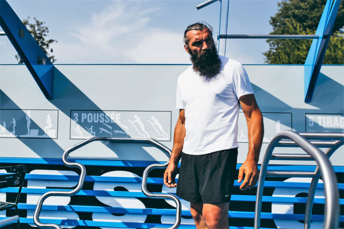 Sébastien Chabal, promoteur du programme « 7 minutes, 7 mouvements ».