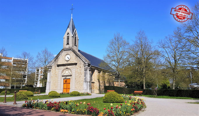 L'église Saint-Denis à Vélizy-Villacoublay.