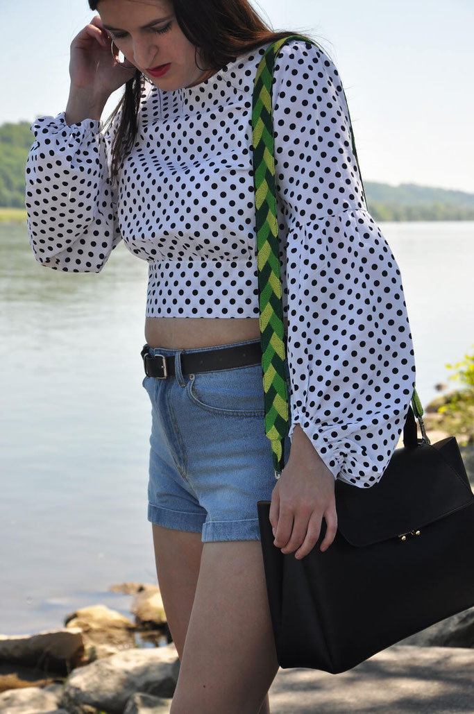 Pünktchenbluse Lieblingsbluse Blusentrend Schleife Bagstrap Bloggeroutfit Modeblog München Fairy Tale Gone Realistic