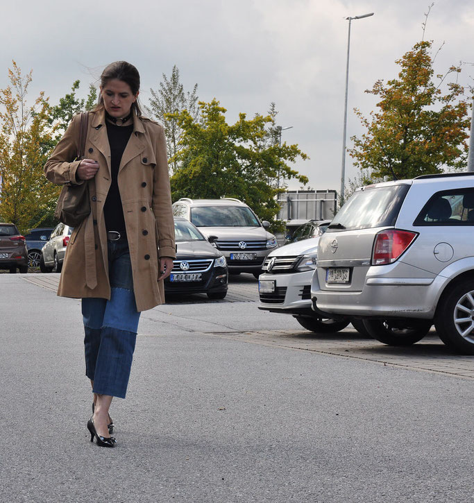 Frühstück bei Tiffany Outfit Trenchcoat Kittenheels Patchwork Jeans Modeblog Nähblog Deutschland Fairy Tale Gone Realistic