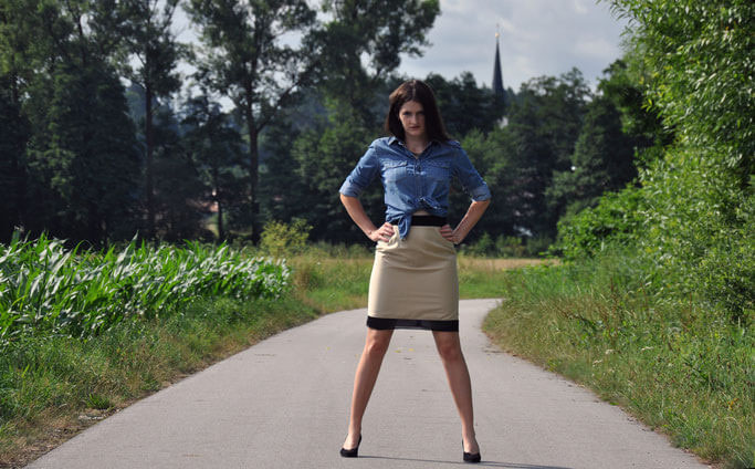 Ladylike Business selbstgenähter Bleistiftrock Jeansbluse Bürooutfit Modeblog Nähblog Fairy Tale Gone Realistic