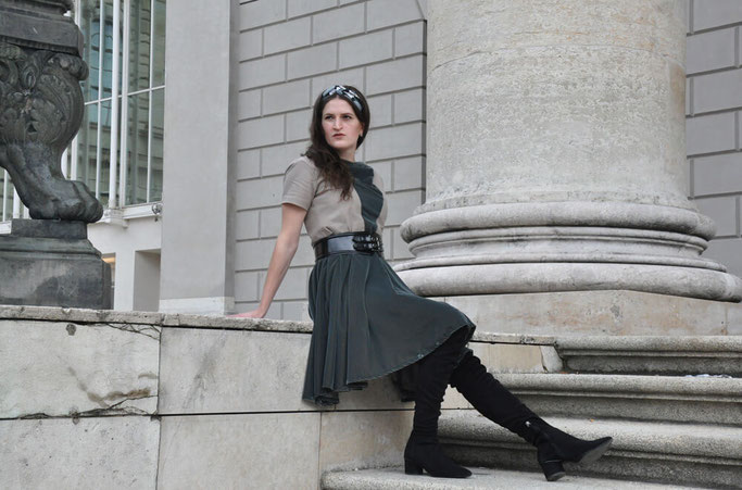 Samtkleid nähen Retro-Style Outfit Nähblog Deutschland Modeblog Nähen DIY-Blog