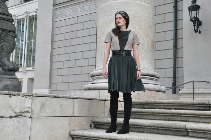 Samtkleid nähen Retro-Style Outfit Nähblog Deutschland Modeblog Nähen DIY-Blog