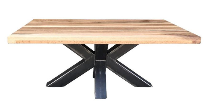 Detailansicht Couchtisch "Himmelsfürst" massiv Wildeiche mit Spider-Gestell.