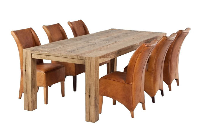 Ausziehbarer Esstisch „Amon“ aus recyceltem Altholz Eiche – minimalistisches Design mit rustikaler Eleganz, ideal für flexibles Wohnen.