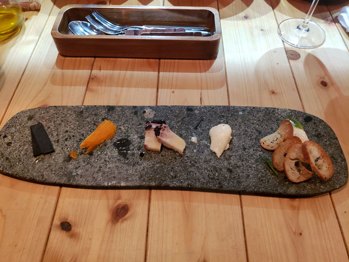 石の食器