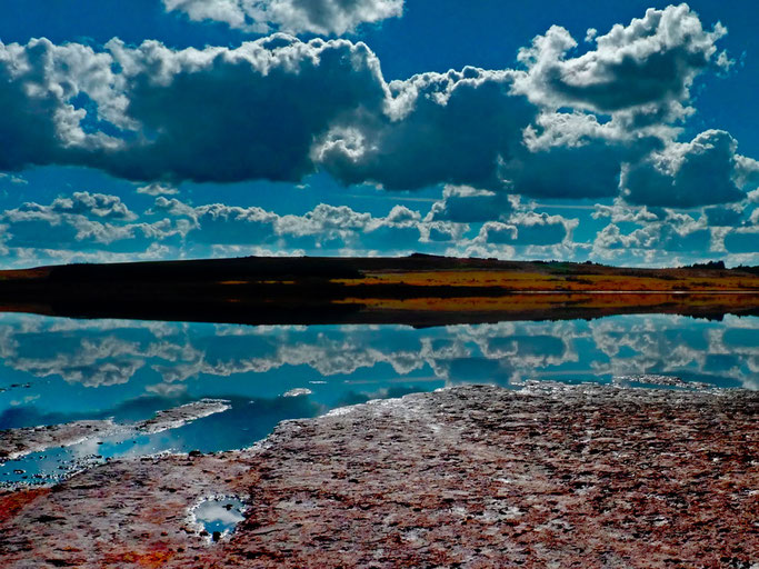 Le ciel et les cieux  Remplaçant là les marais  Et s'envole l'Elez