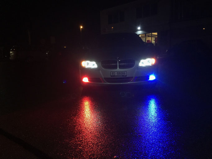 BMW MIT H8 LED ANGEL EYES FARBIG MIT HANDY APP STEUERUNG IM NEBELSCHEINWERFER