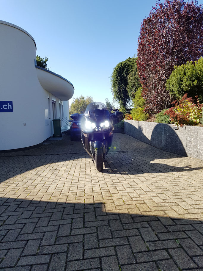 KAWASAKI MOTORRAD LED UMBAU ABBLEND- FERNLICHT H4 STANDLICHT W5W SWISS MADE