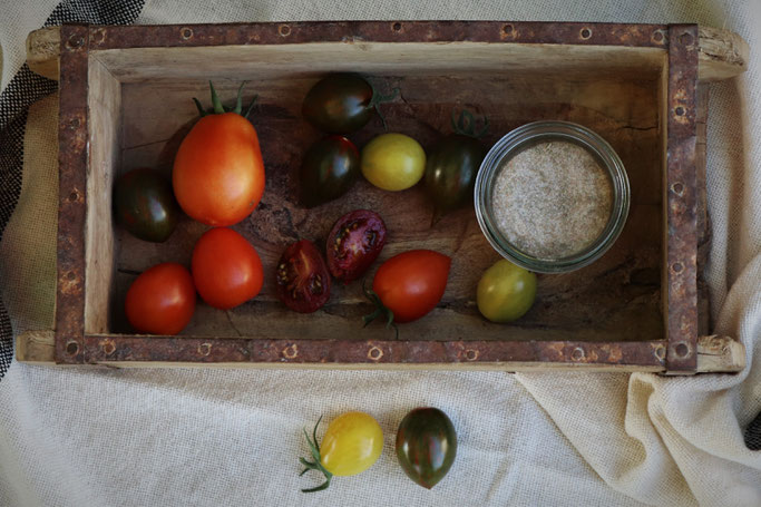 Tomaten und Tomatensalz