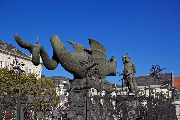 Klagenfurter Altstadt mit Lindwurmbrunnen